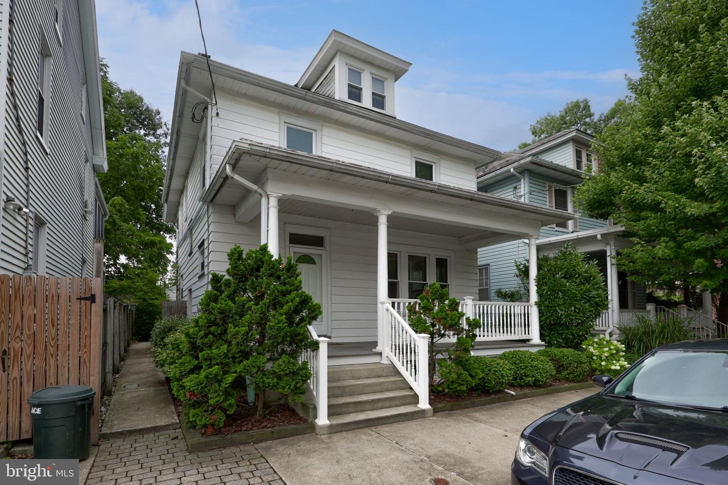 26 W Lemon St Property Photo 2