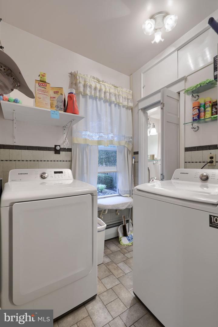 26 W Lemon St Property Photo 15