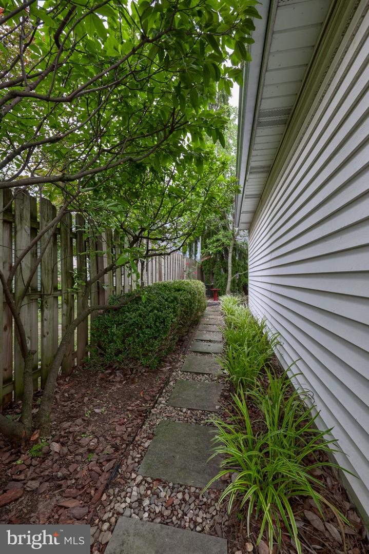 26 W Lemon St Property Photo 24