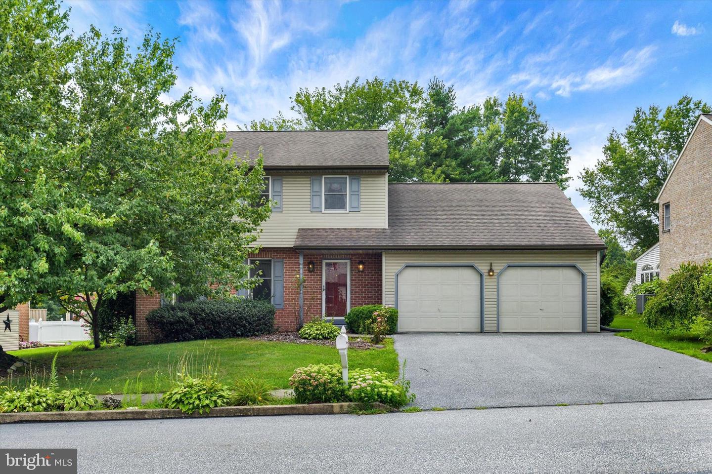 18 Southview Cir Property Photo 1