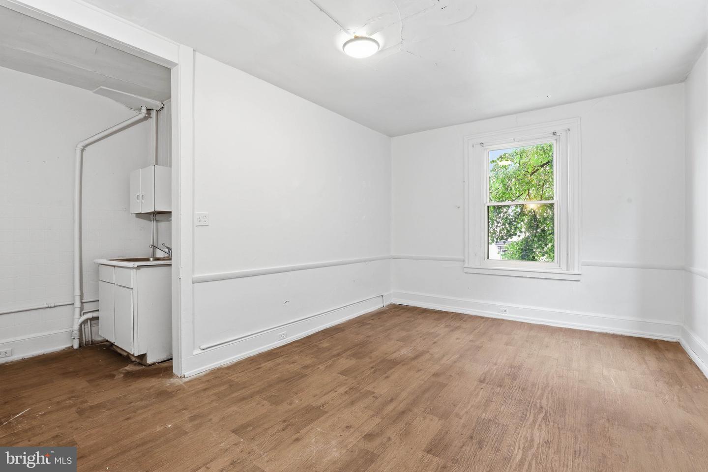 233 W Chestnut St Property Photo 19
