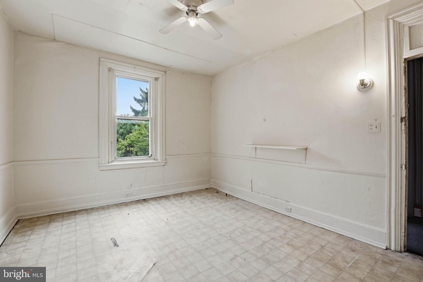 233 W Chestnut St Property Photo 25