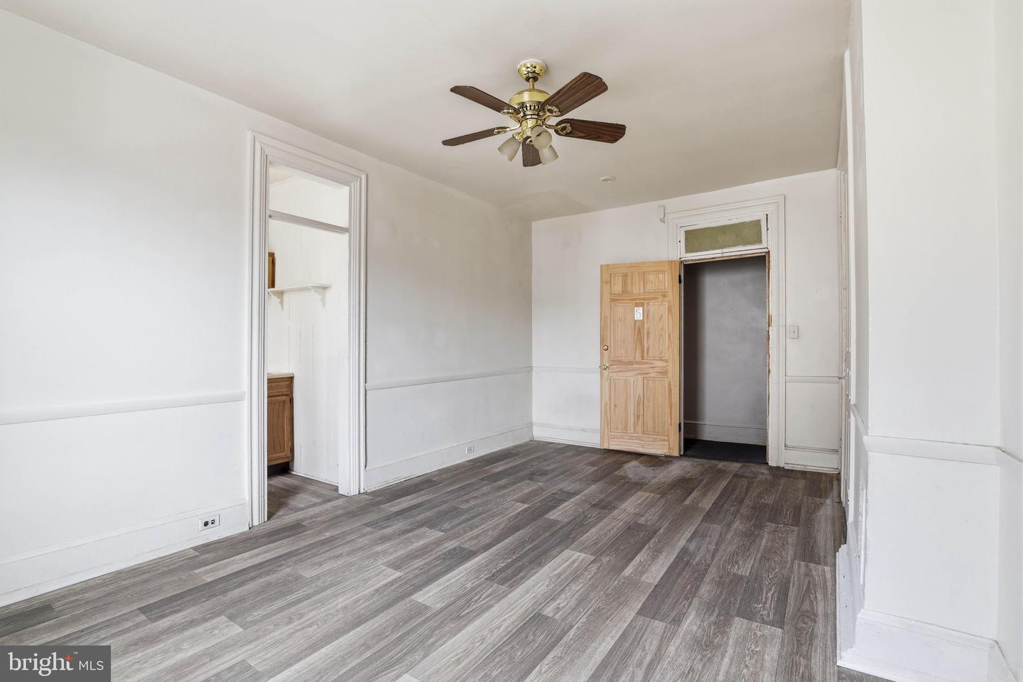 233 W Chestnut St Property Photo 35