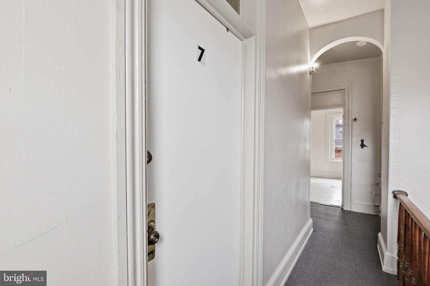 233 W Chestnut St Property Photo 38