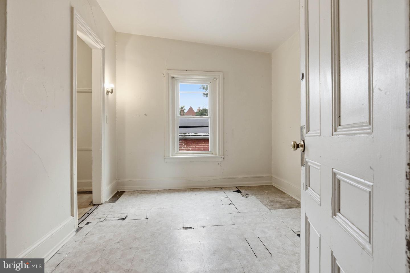 233 W Chestnut St Property Photo 55