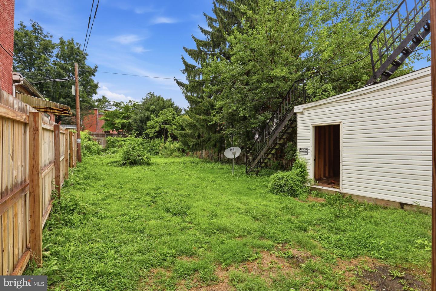 233 W Chestnut St Property Photo 61