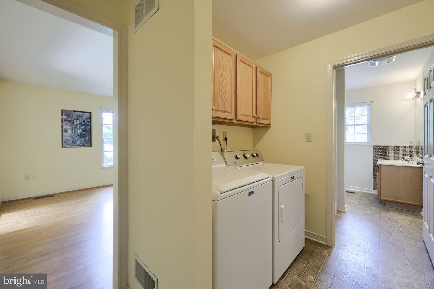 348 Squire Ln Property Photo 16