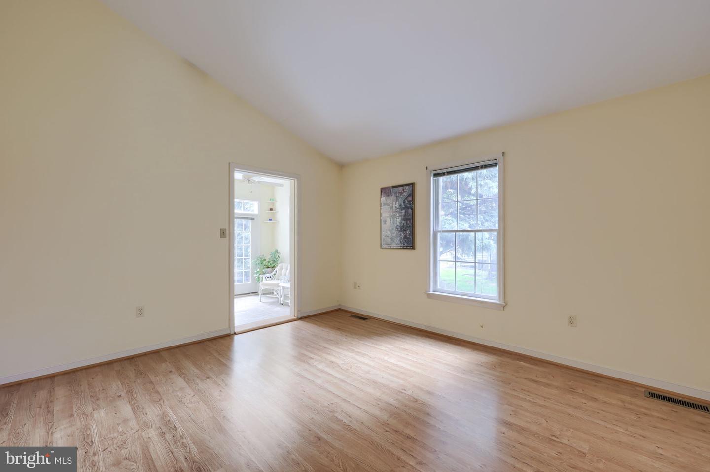 348 Squire Ln Property Photo 18