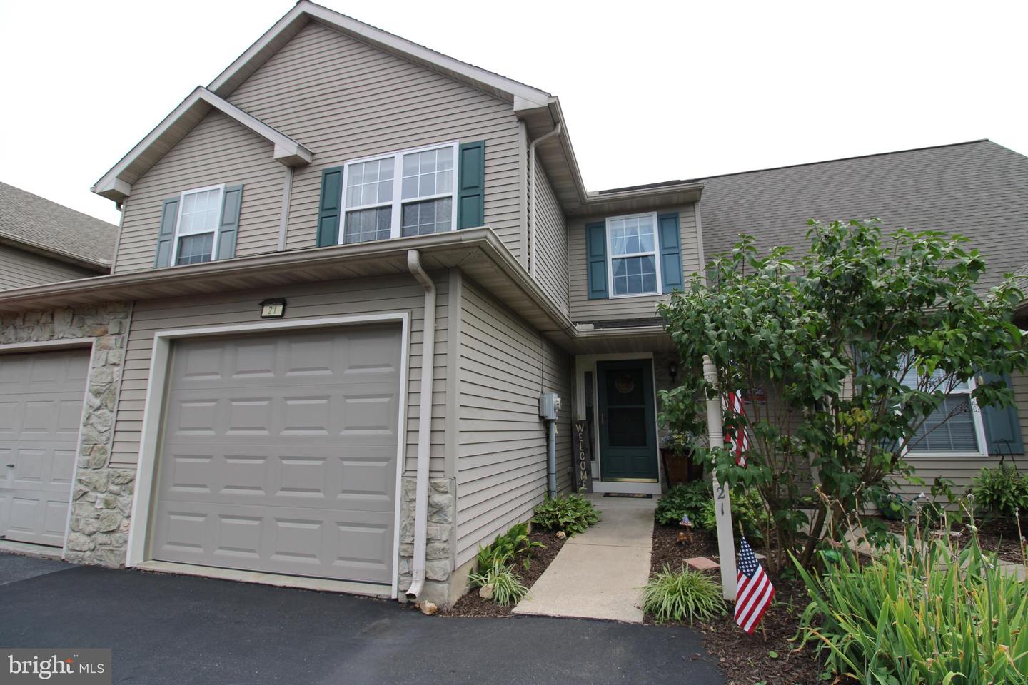 21 Tumbling Run Property Photo 1