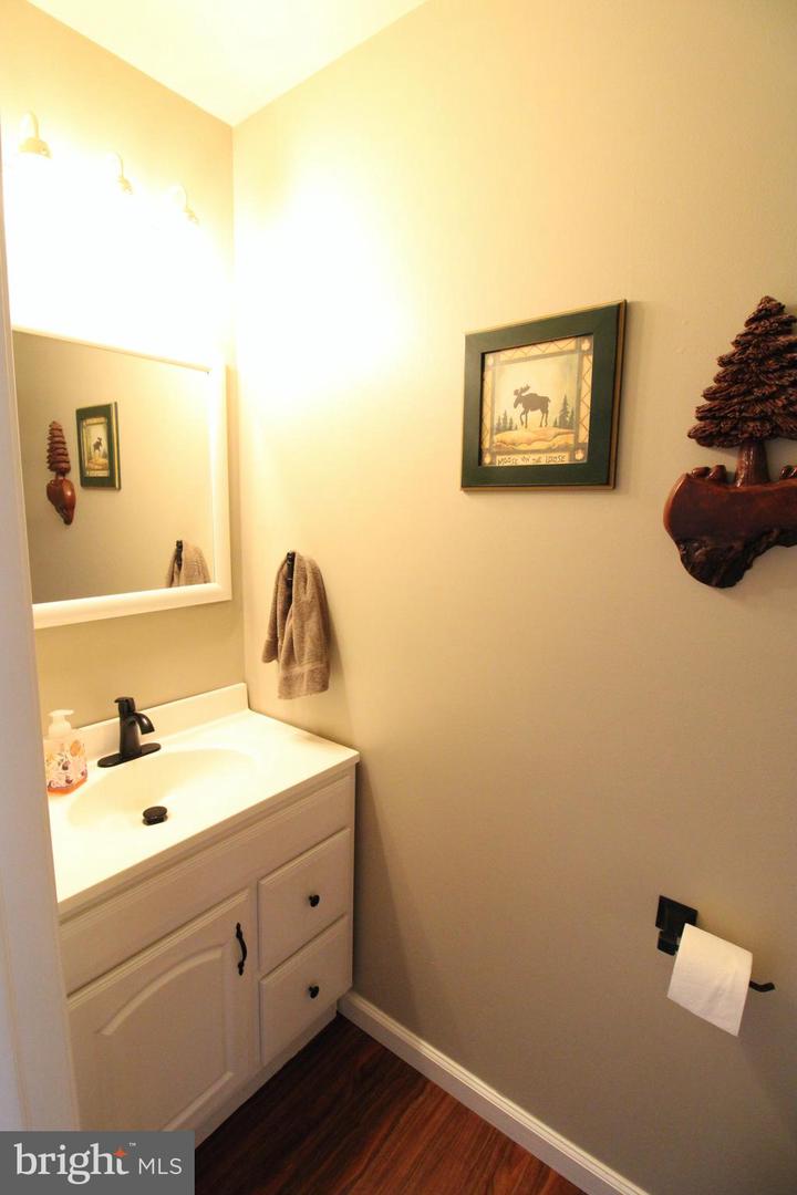 21 Tumbling Run Property Photo 18