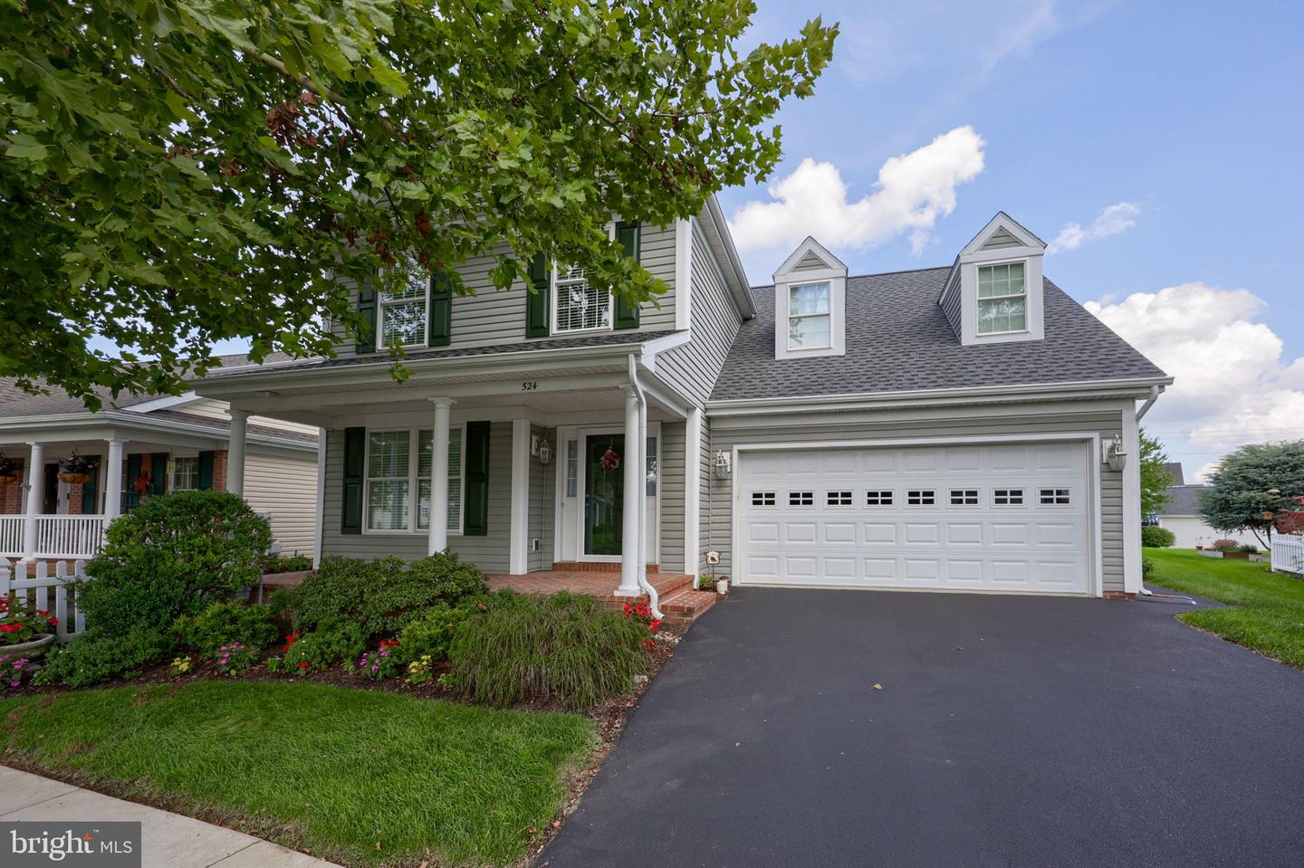 524 Thornberry Ln Property Photo 1