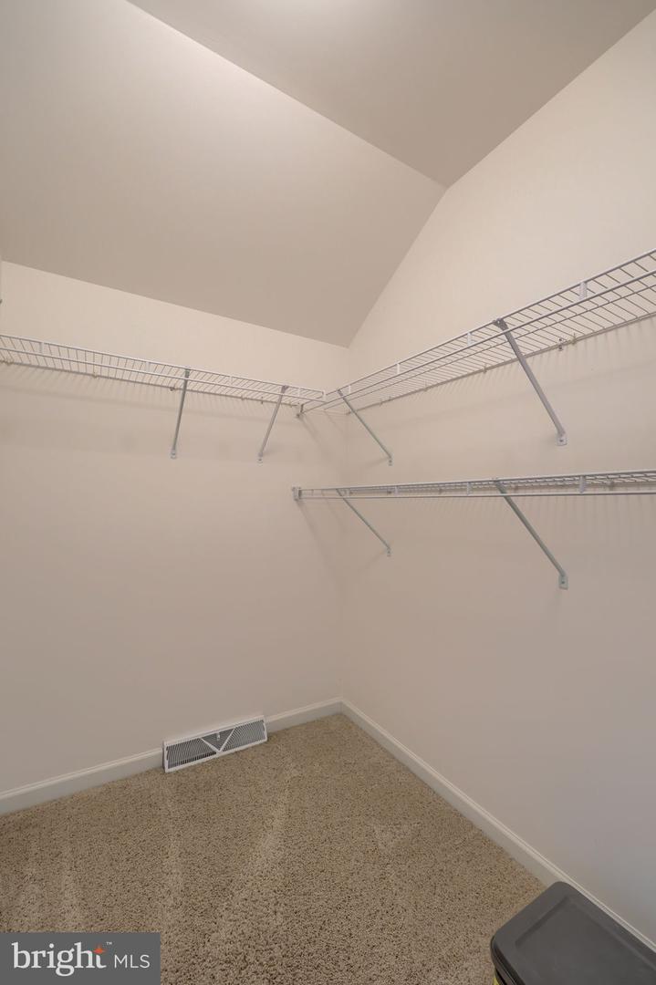 524 Thornberry Ln Property Photo 33
