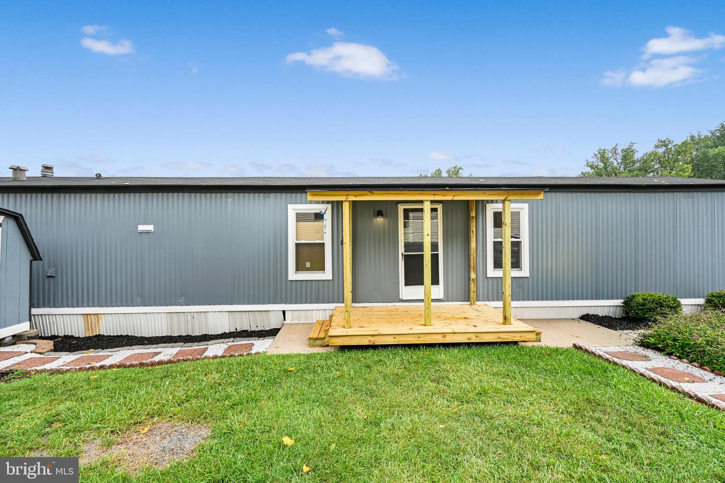 7 Spruce Dr Property Photo 1