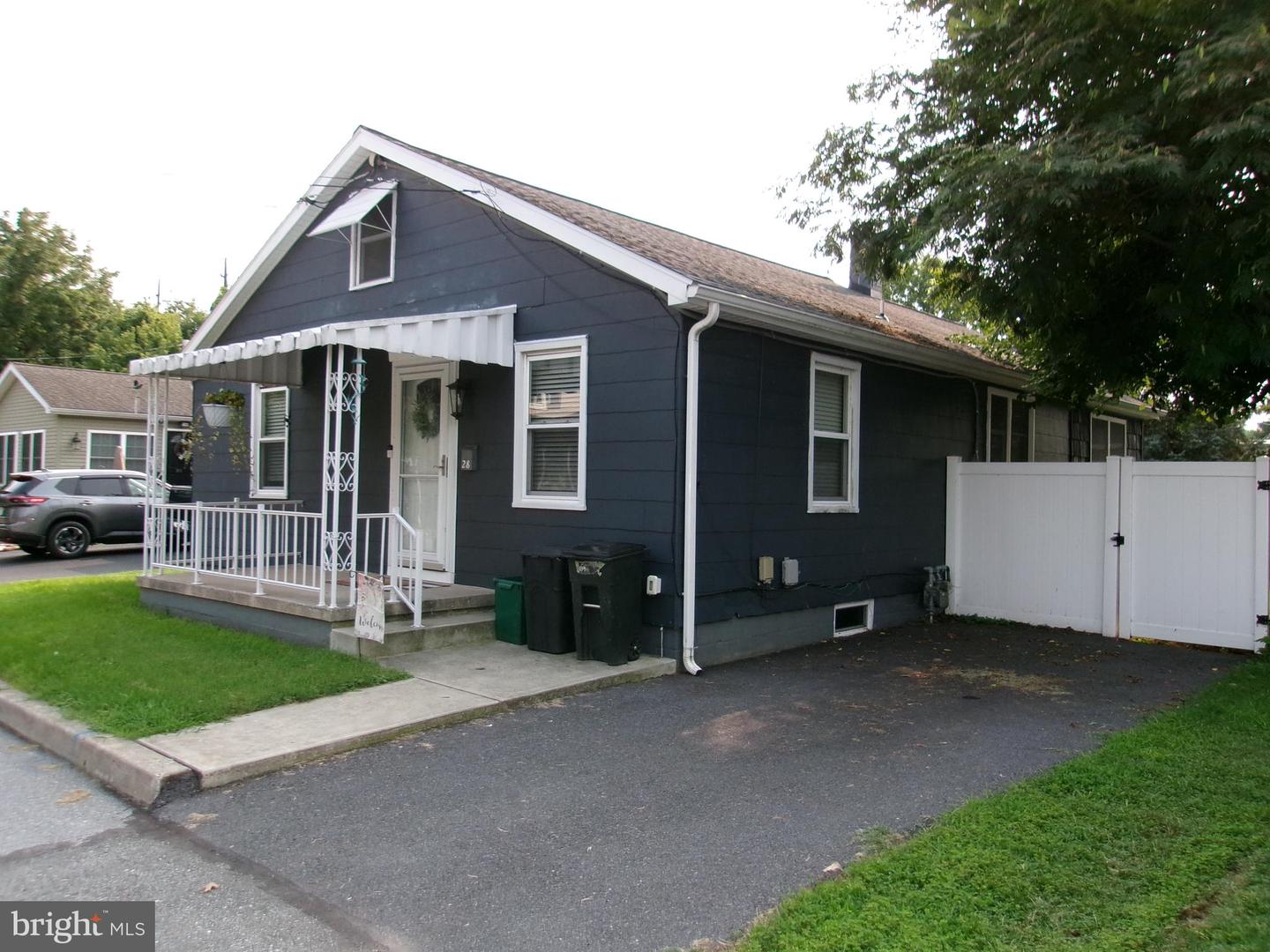 28 S Porter St Property Photo 2
