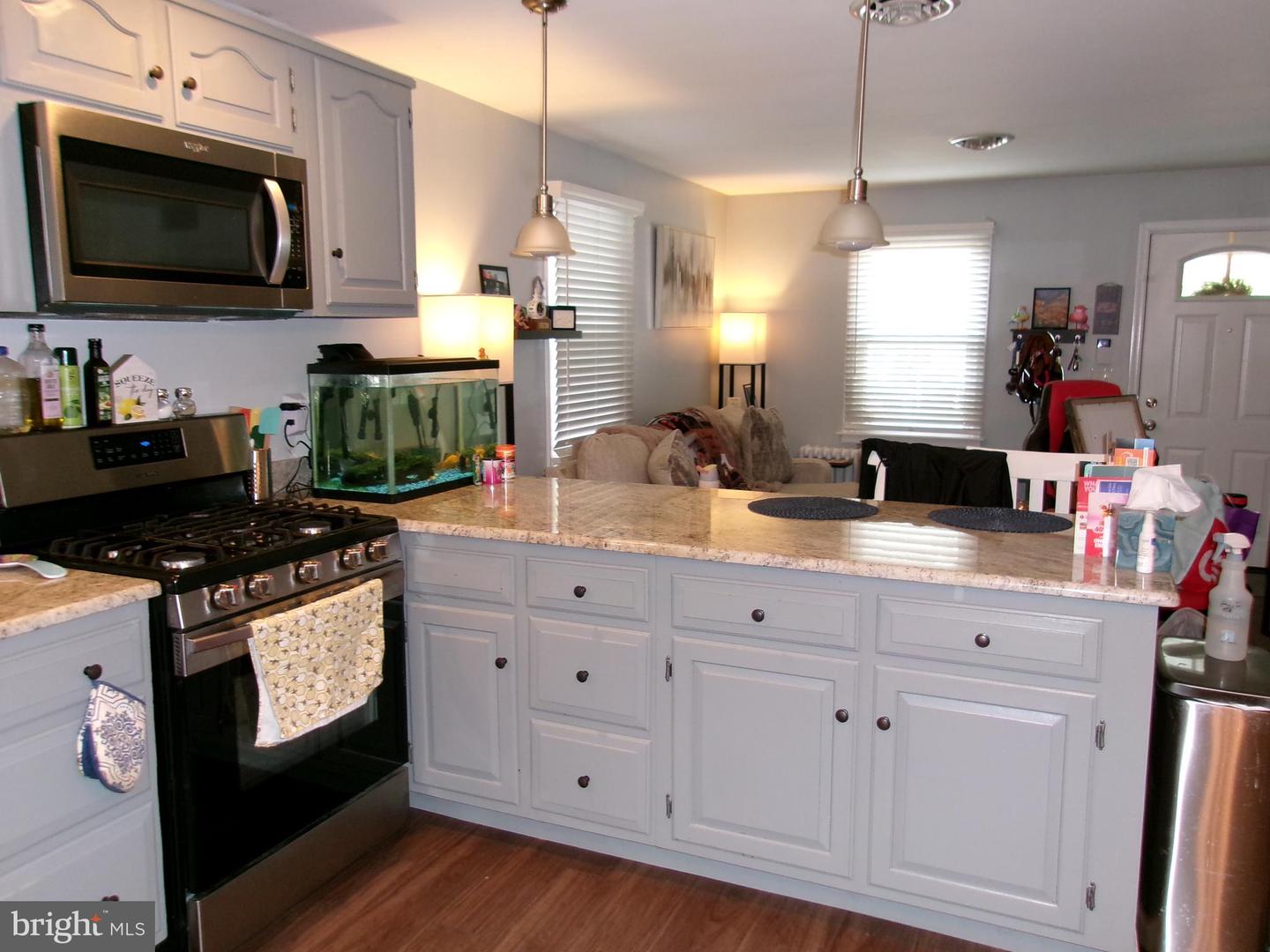 28 S Porter St Property Photo 4