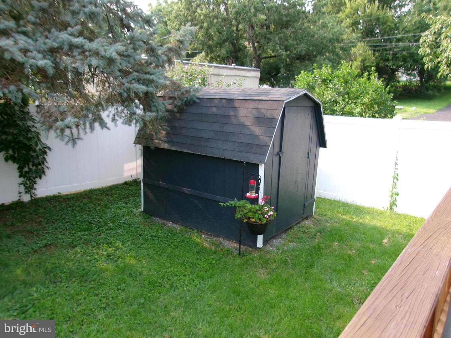 28 S Porter St Property Photo 22