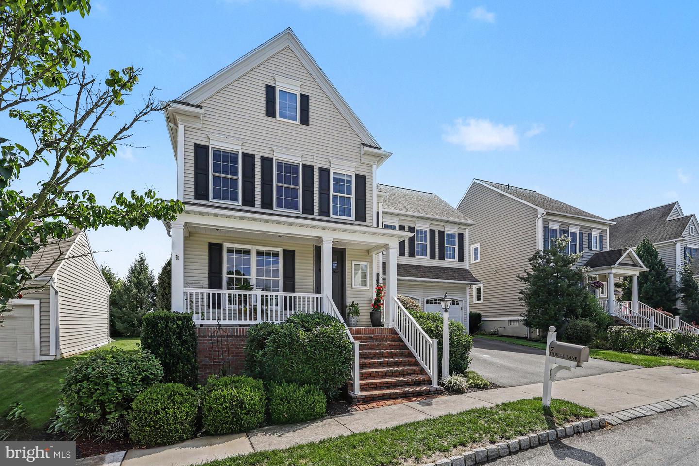 7 Thistle Grn Property Photo 2
