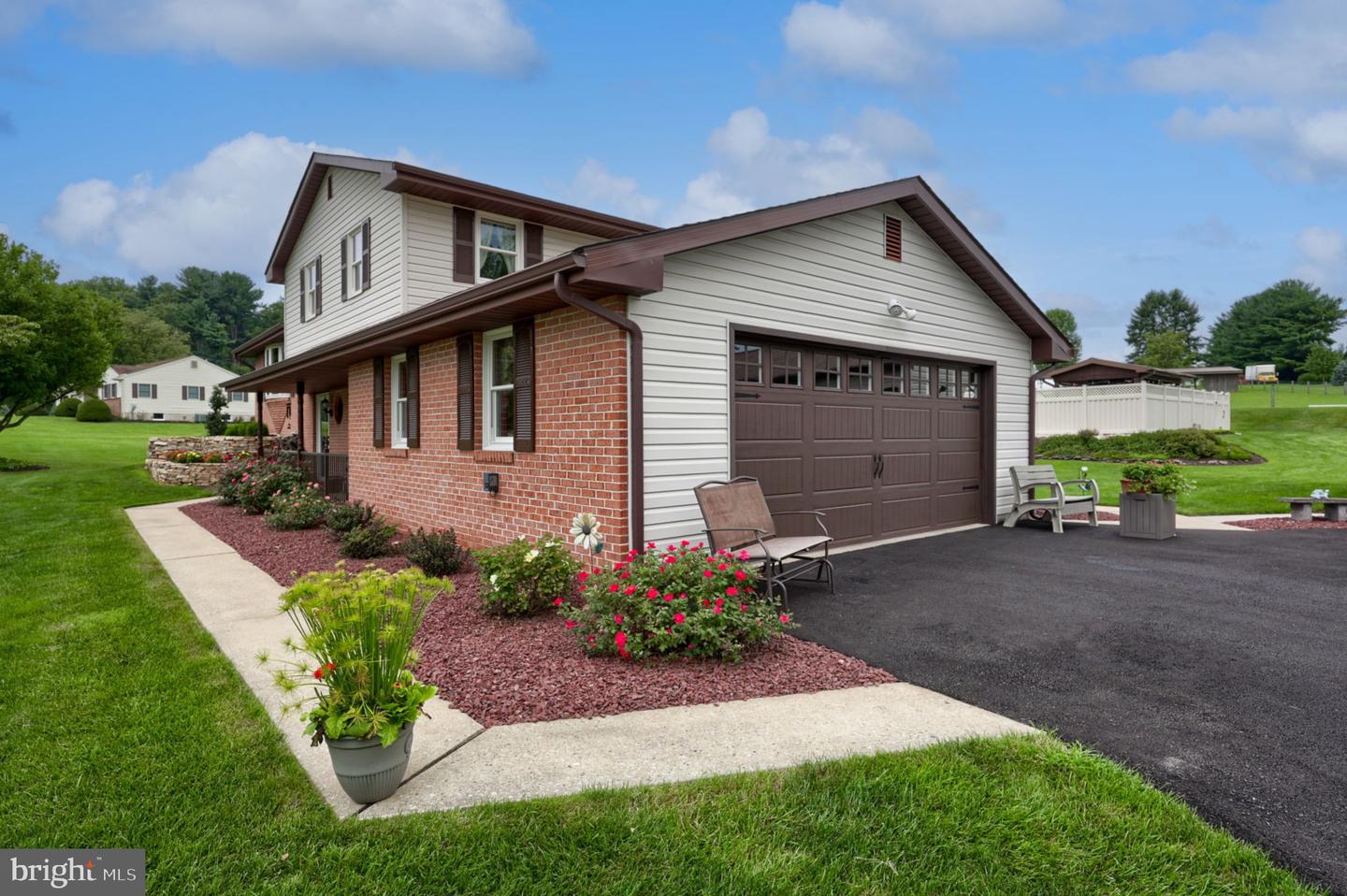 15 Sherrard Dr Property Photo 8