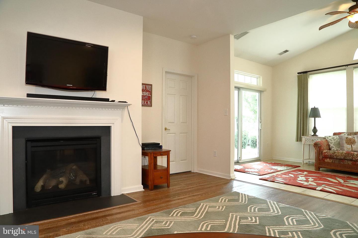 663 Thoreau Dr Property Photo 3
