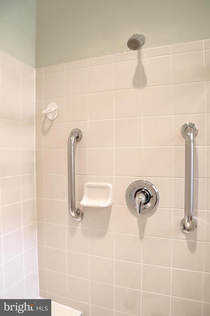 663 Thoreau Dr Property Photo 21