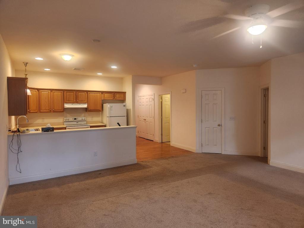 964 Elm Ave Property Photo 13
