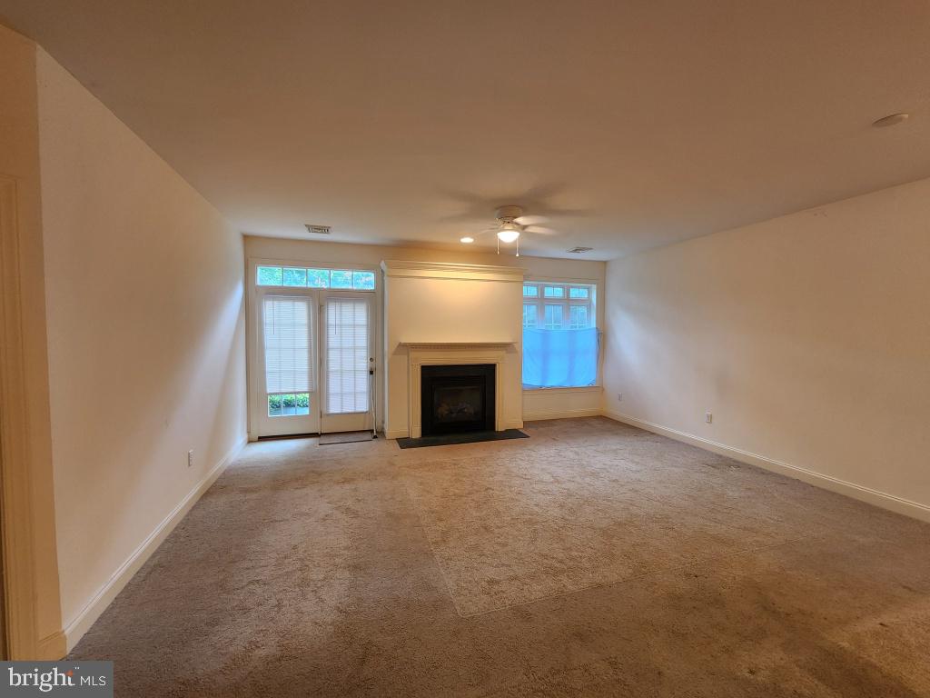 964 Elm Ave Property Photo 15
