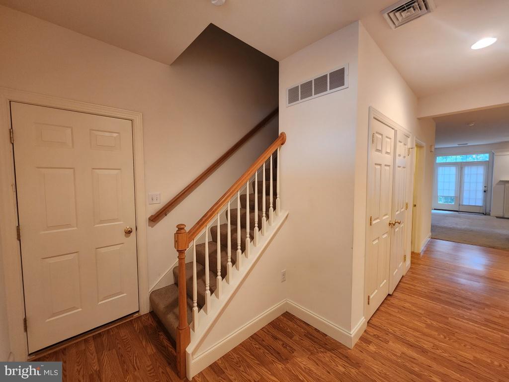 964 Elm Ave Property Photo 17