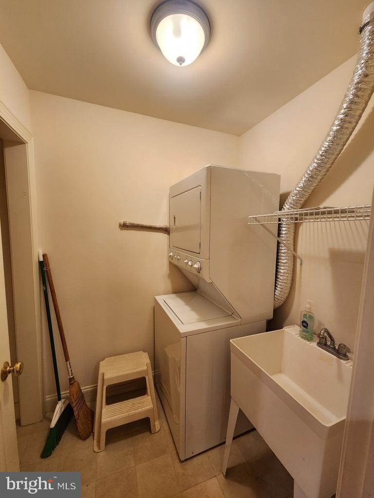 964 Elm Ave Property Photo 21