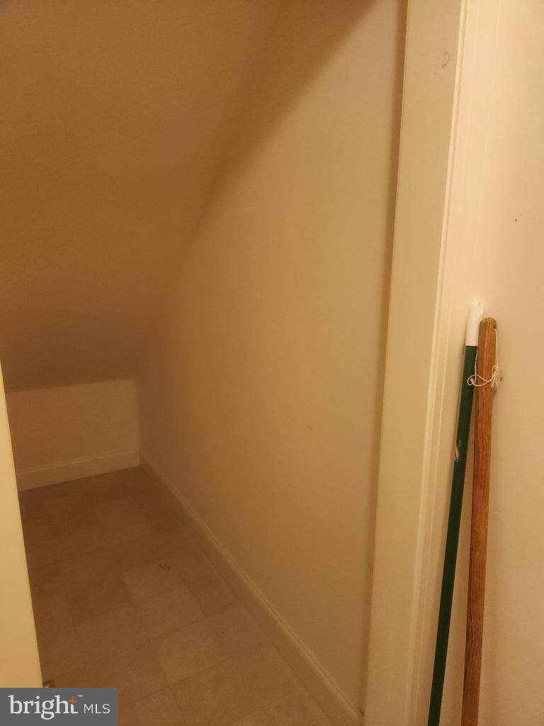 964 Elm Ave Property Photo 22