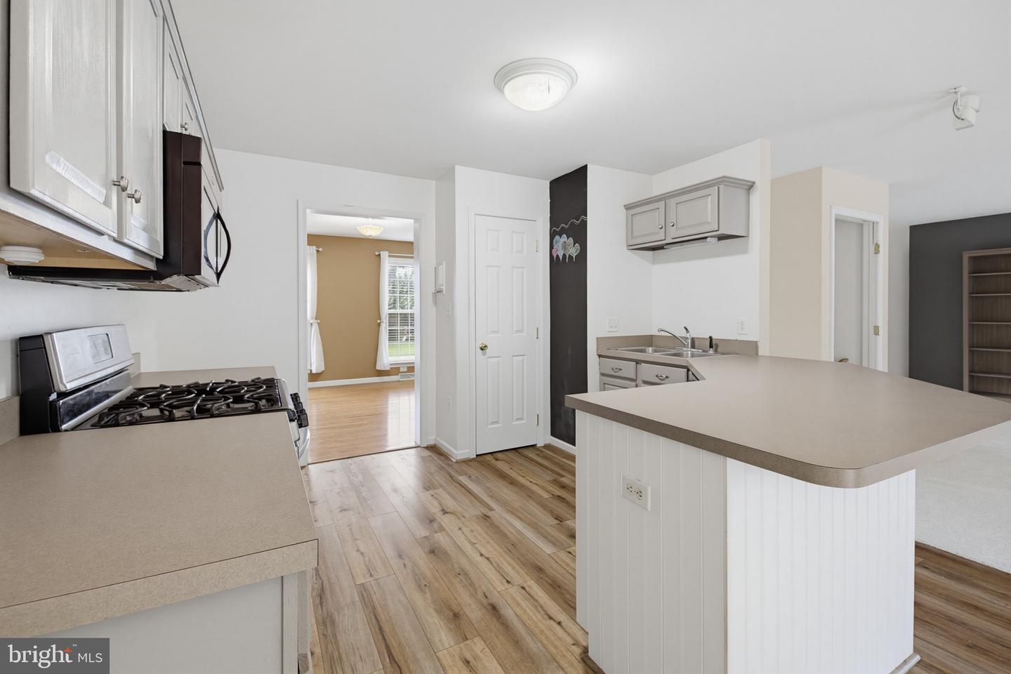 806 Sylvan Rd Property Photo 10