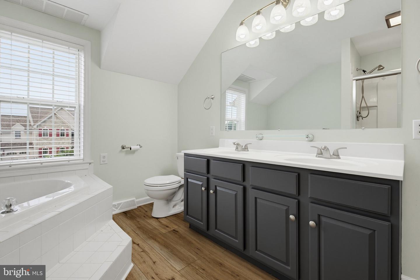 806 Sylvan Rd Property Photo 22