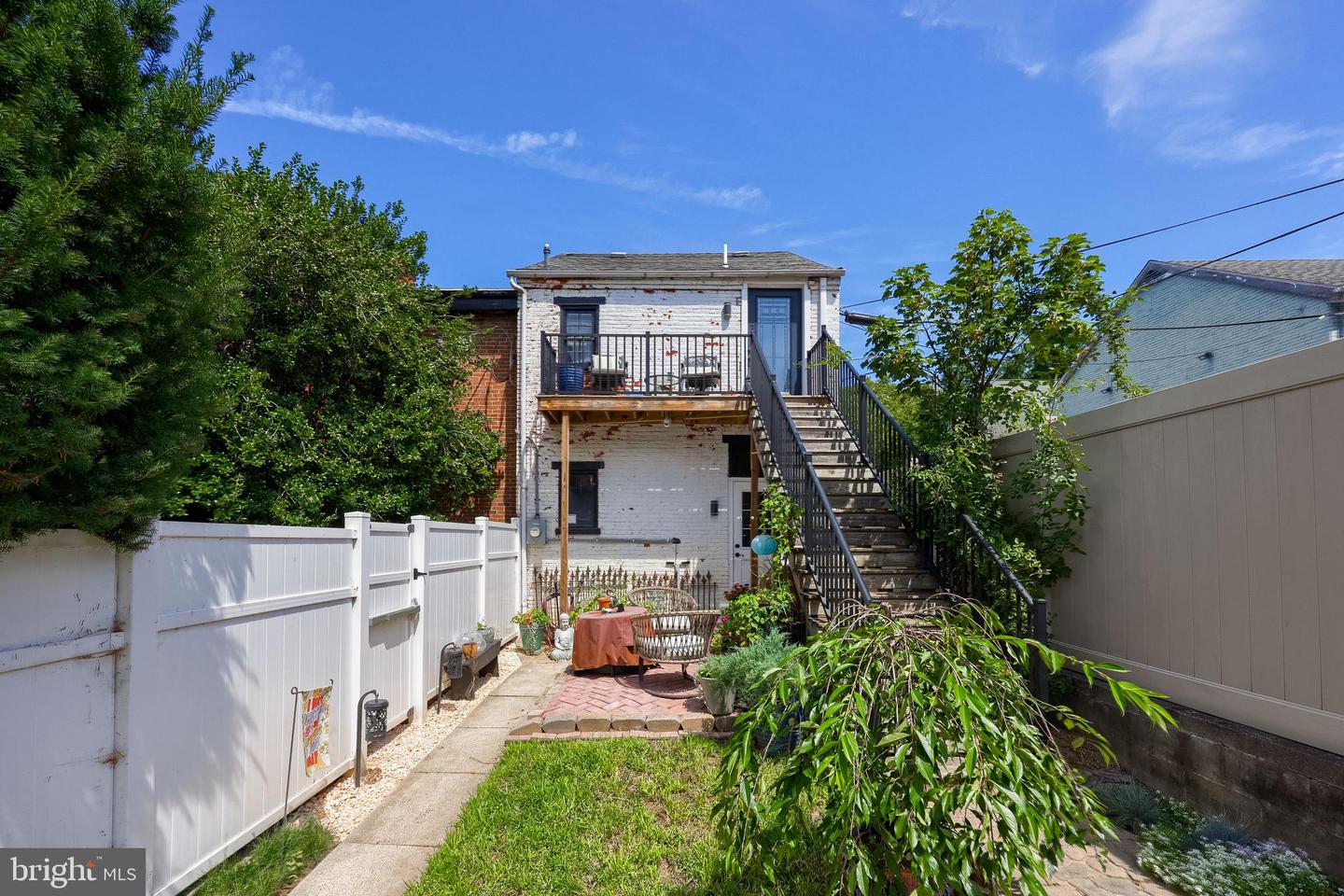205 E King St Property Photo 3