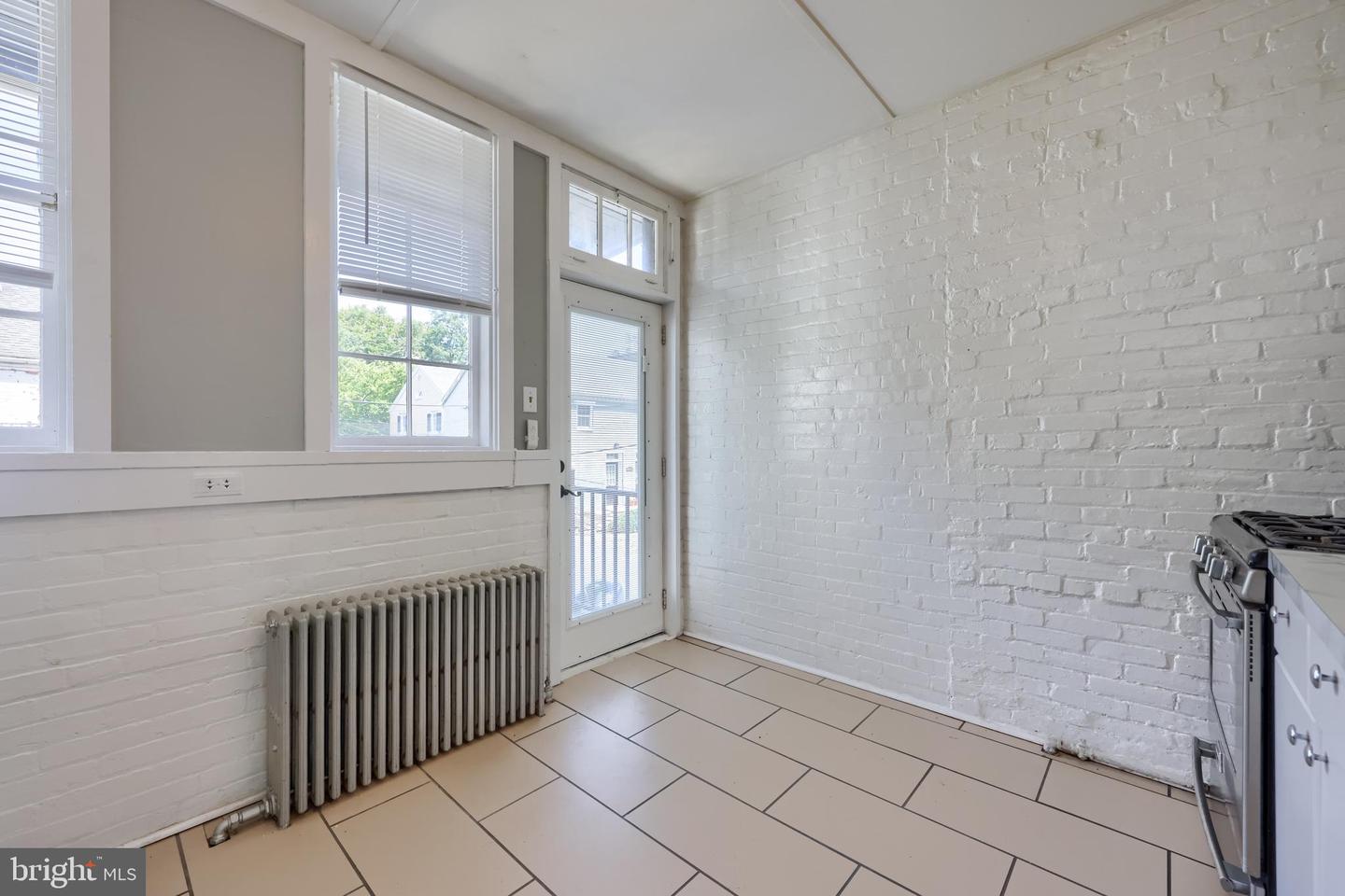 205 E King St Property Photo 14