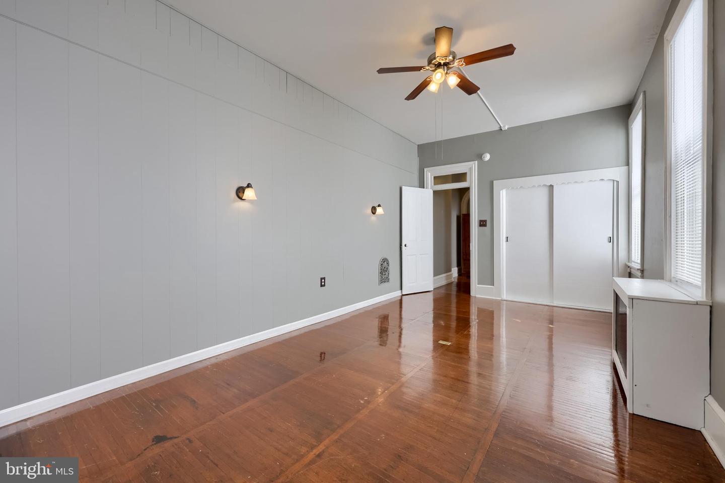 205 E King St Property Photo 23