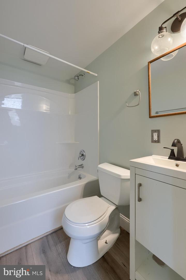205 E King St Property Photo 29