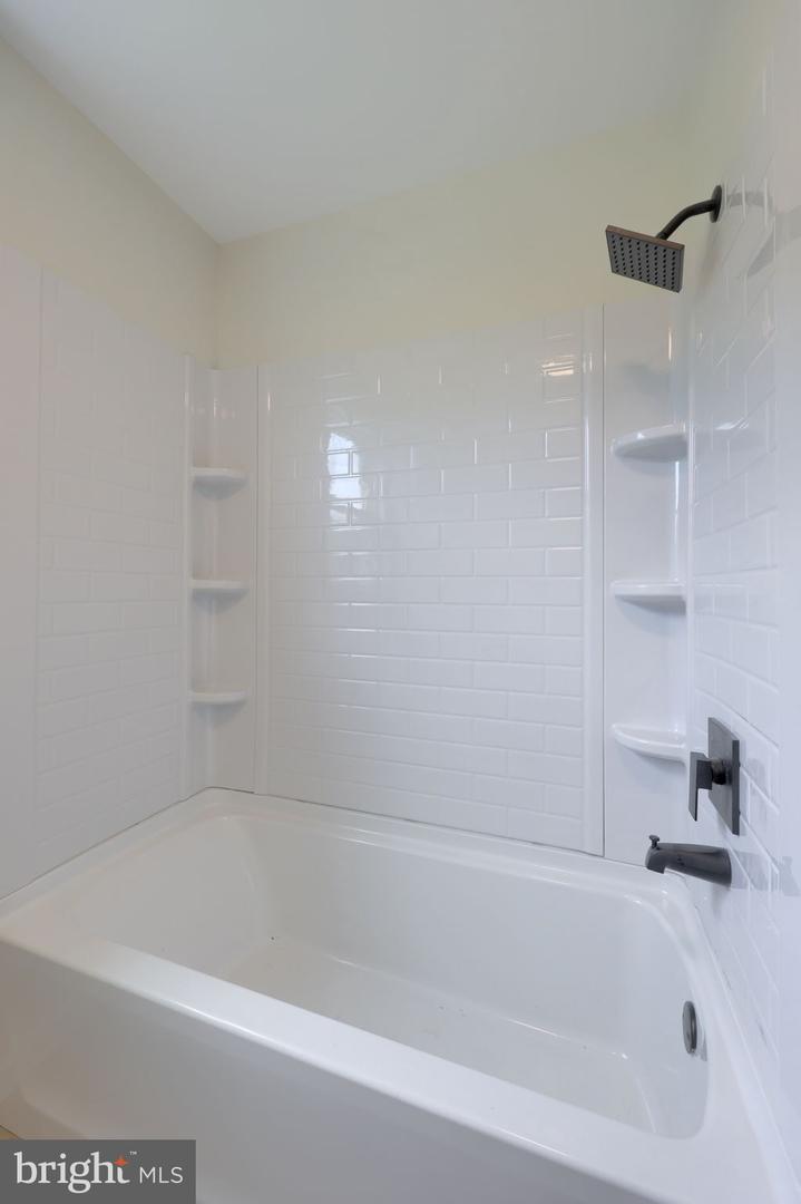 100 Spring Meadow Ln Property Photo 22