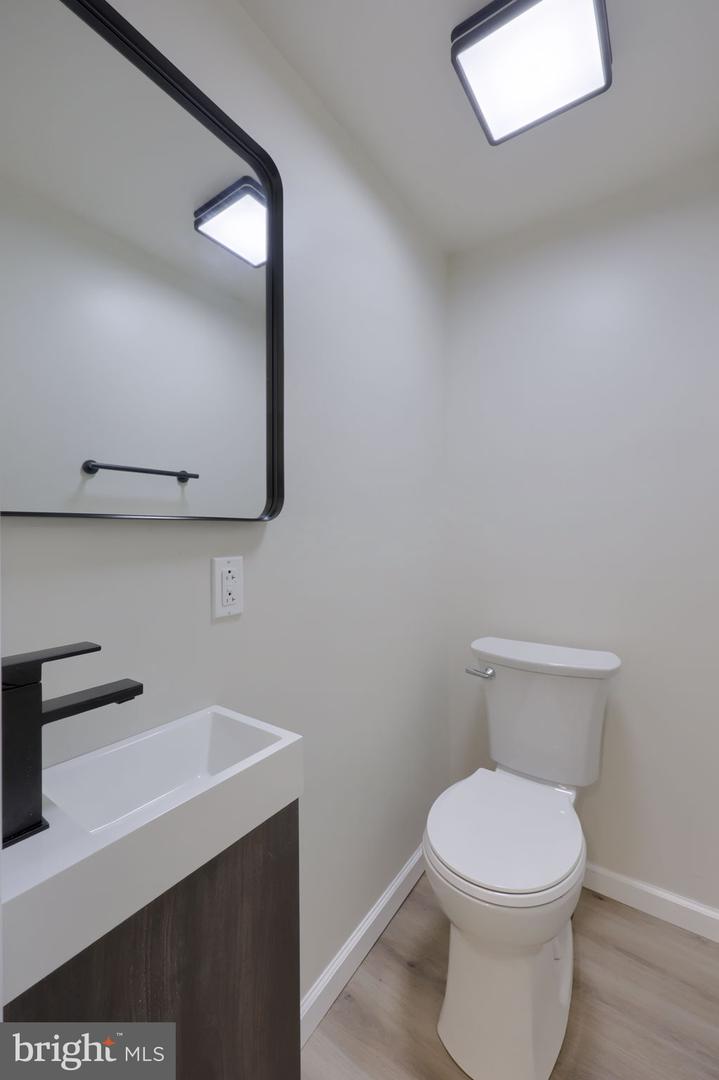 100 Spring Meadow Ln Property Photo 33