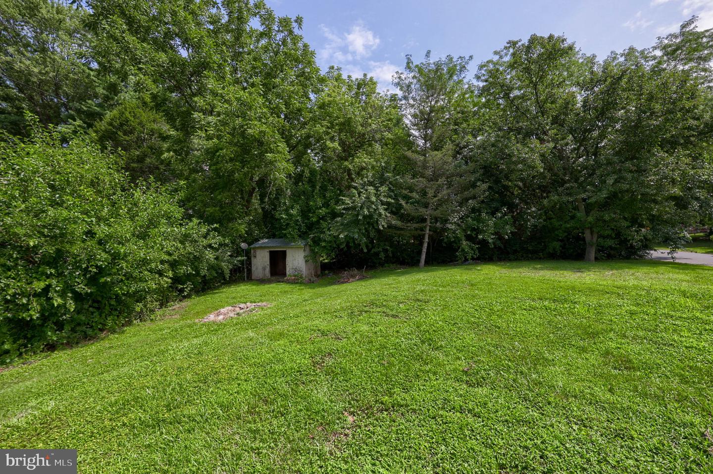 100 Spring Meadow Ln Property Photo 48