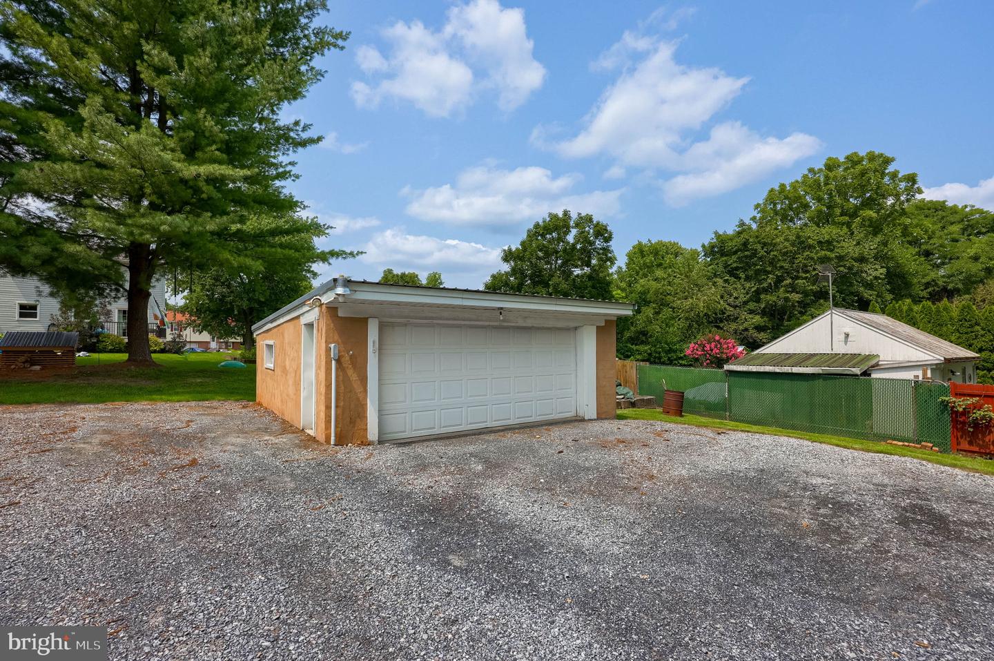 925 Maple St Property Photo 49