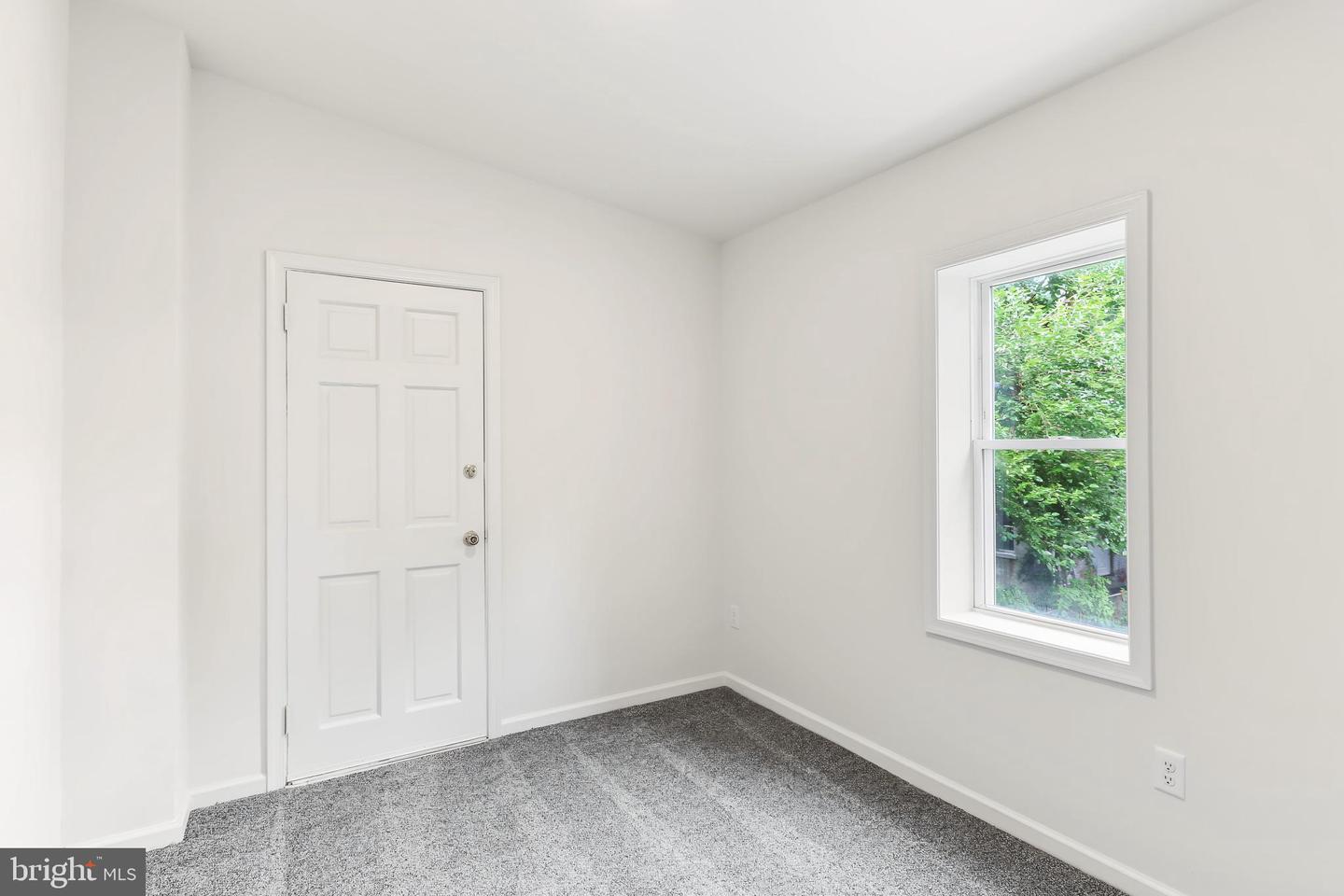 930 N Lime St Property Photo 12