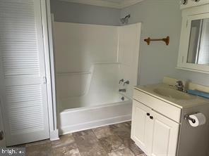 210 Park Property Photo 7