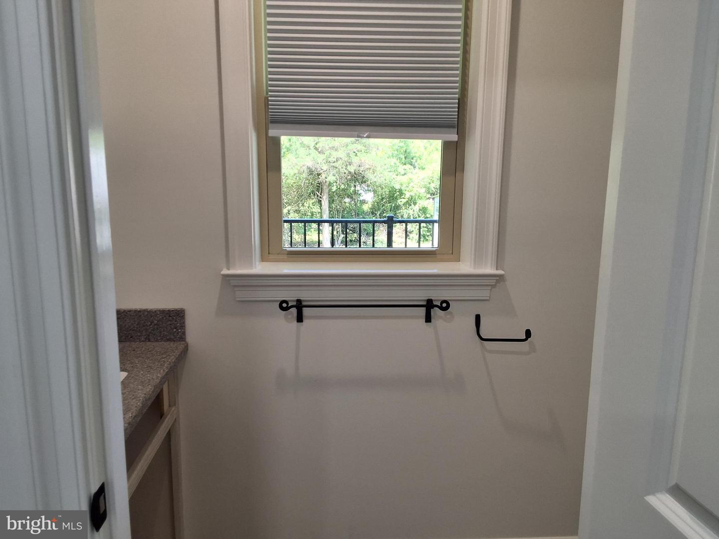1689 Reading Rd Property Photo 11