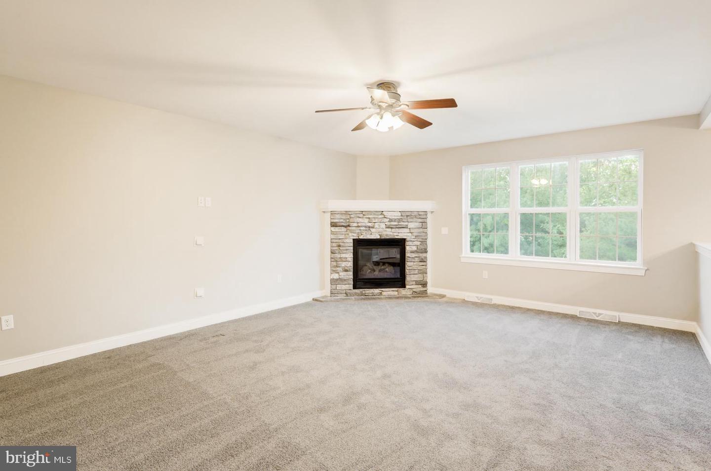 71 Summerlyn Dr Property Photo 18