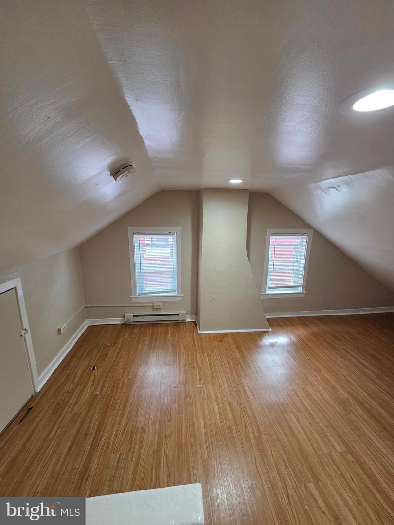 808 E Marion St Property Photo 6