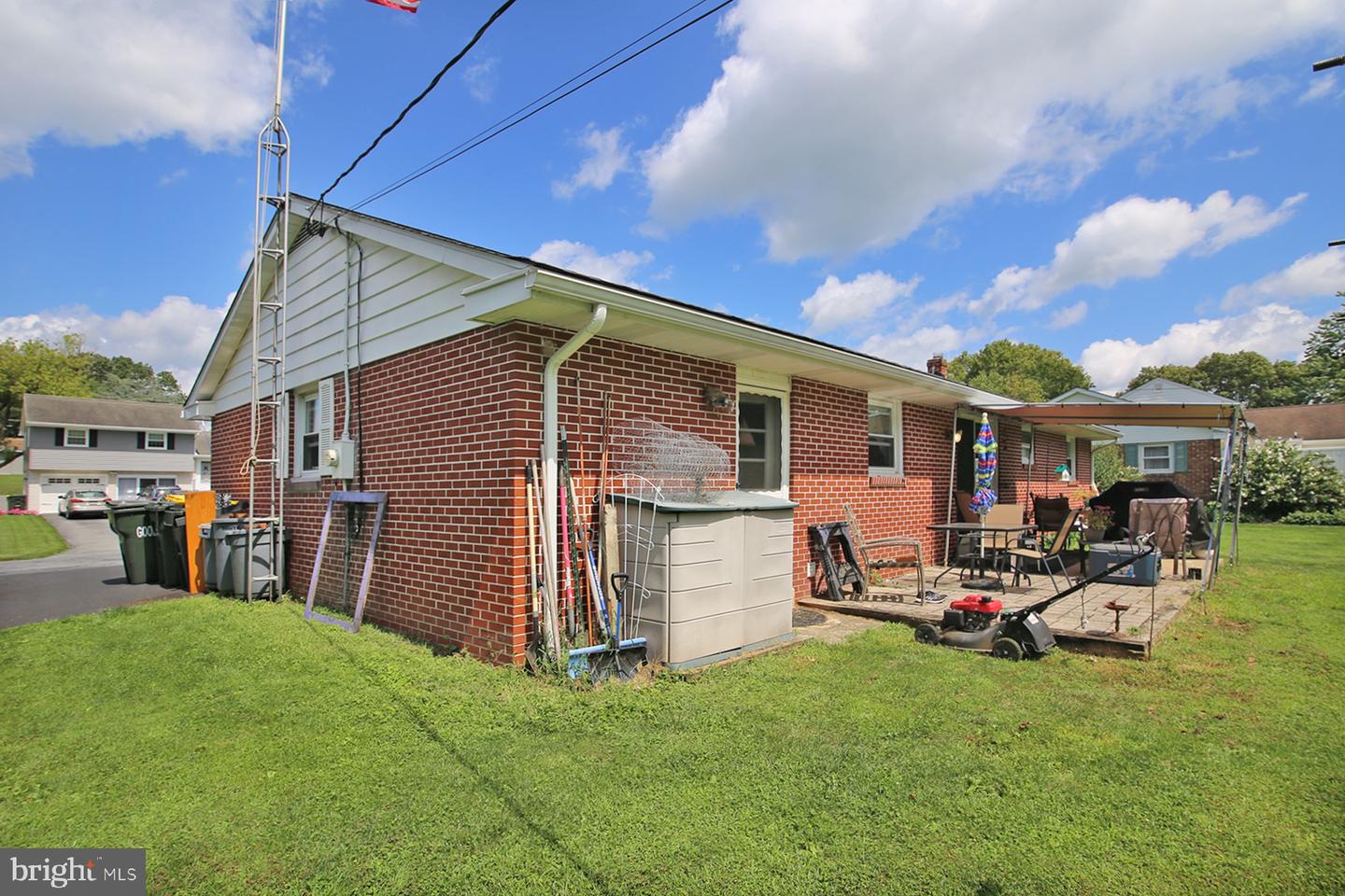 43 Marie Ave Property Photo 6