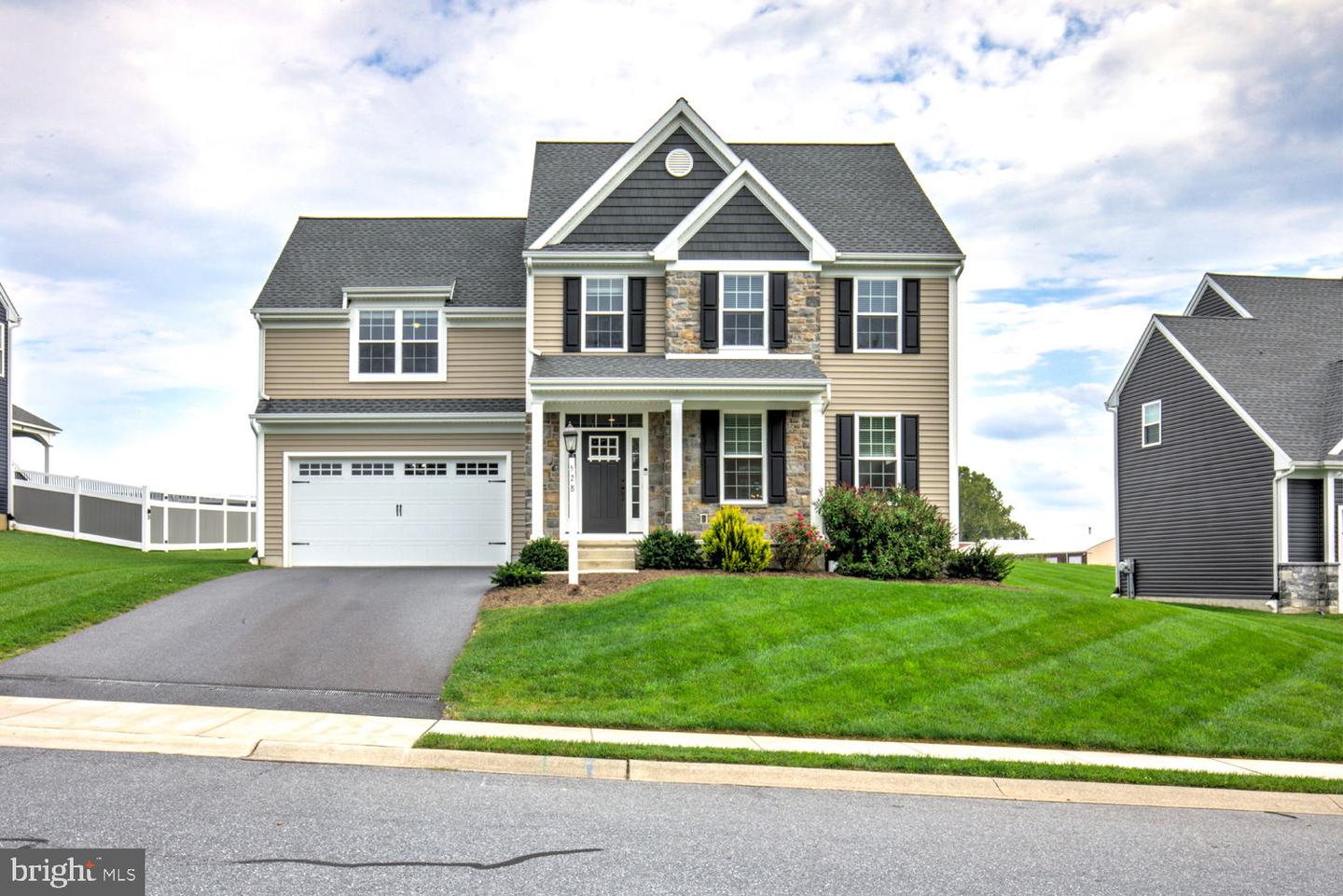 528 Spring Hollow Dr Property Photo 1