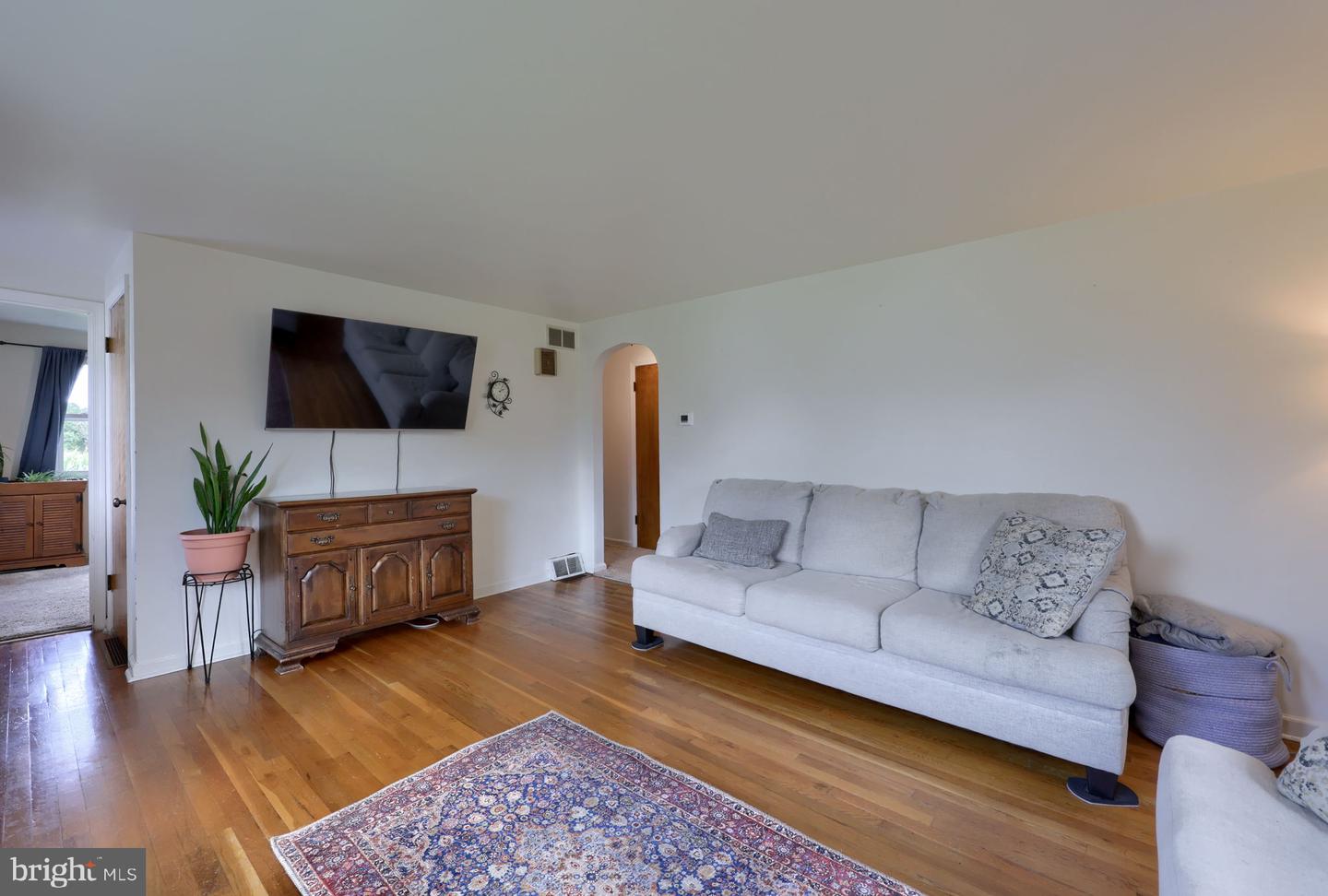 55 Larkspur Ln Property Photo 8