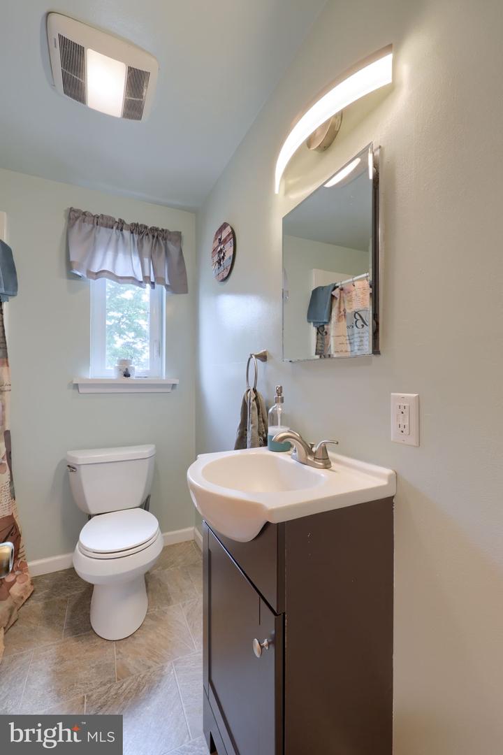 55 Larkspur Ln Property Photo 16