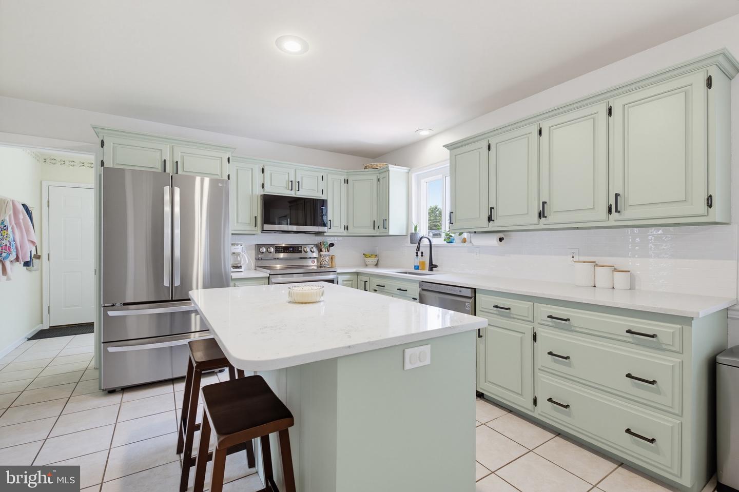 1189 Suffolk Dr Property Photo 6