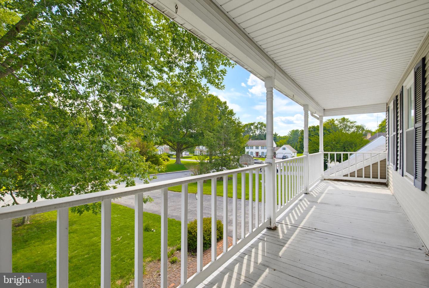 1189 Suffolk Dr Property Photo 22